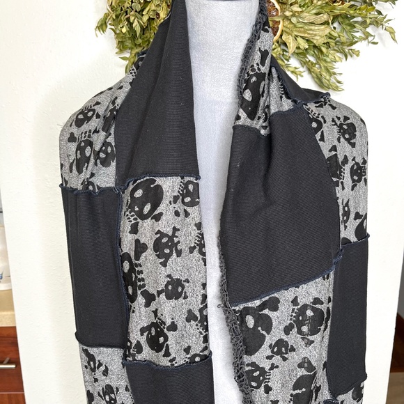 Upcycled Patchwork Infinity Scarf Black Skull Gray Fishnet Mens Goth Apocalypse - Picture 13 of 16